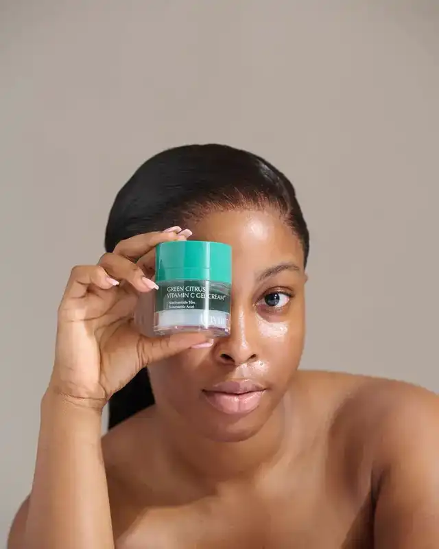 Skin being read by Oyster